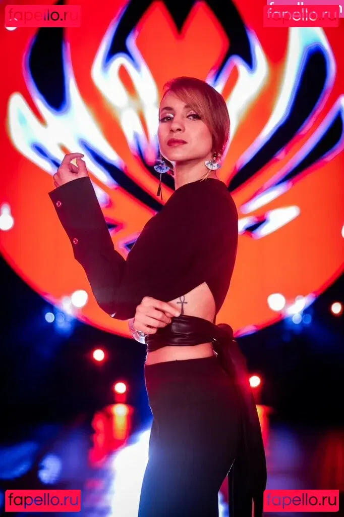 Laure Valée Onlyfans Photo Gallery 