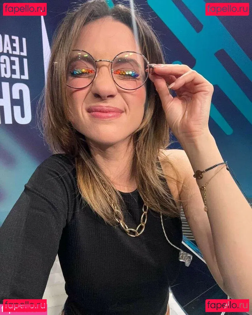 Laure Valée Onlyfans Photo Gallery 