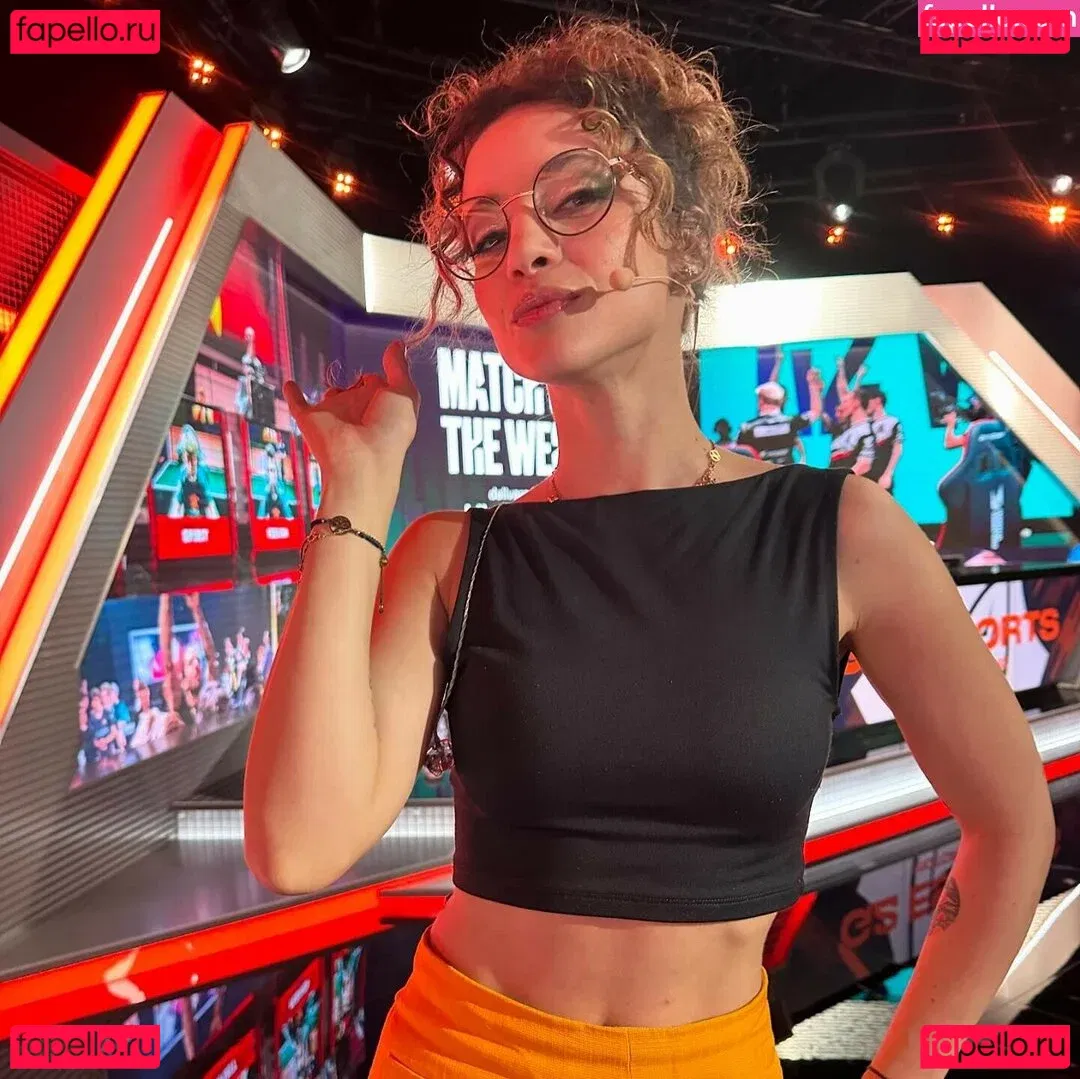 Laure Valée Onlyfans Photo Gallery 