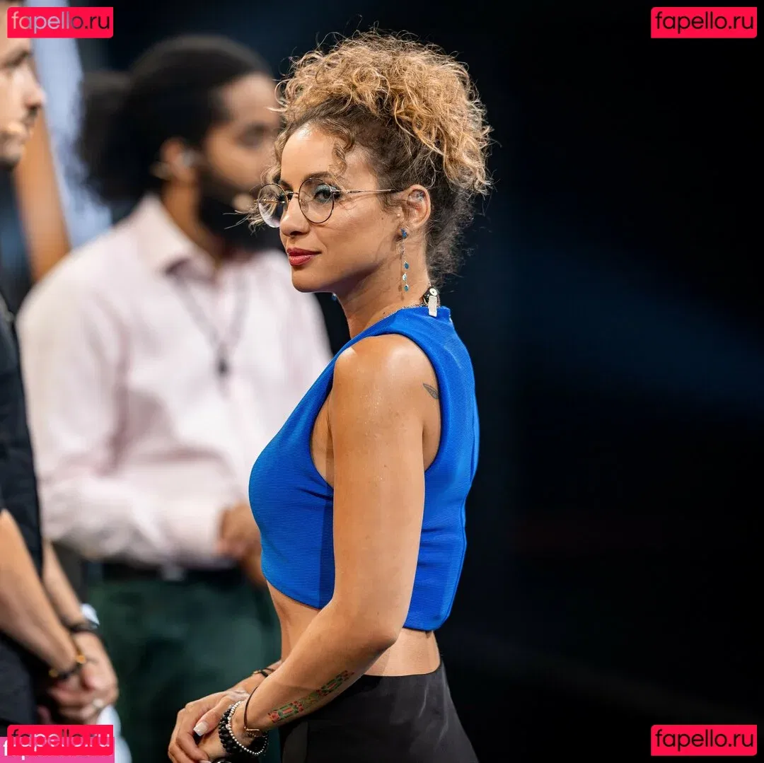 Laure Valée Onlyfans Photo Gallery 