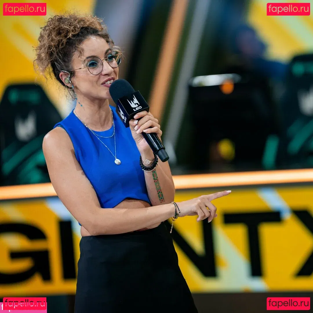 Laure Valée Onlyfans Photo Gallery 