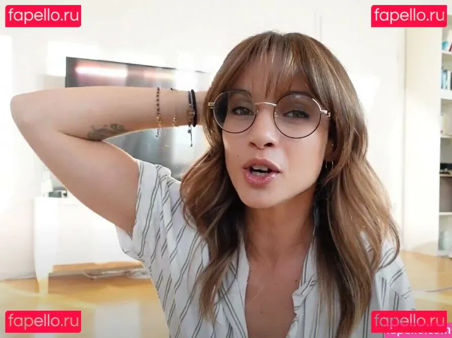 Laure Valée Onlyfans Photo Gallery 