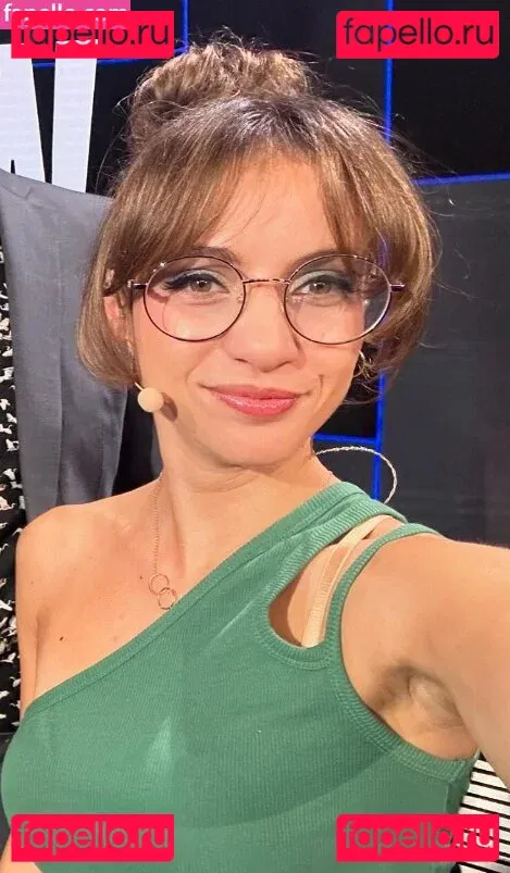 Laure Valée Onlyfans Photo Gallery 