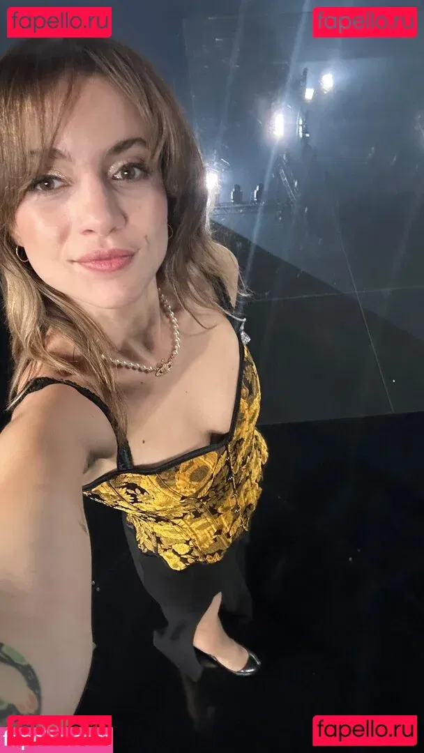 Laure Valée Onlyfans Photo Gallery 