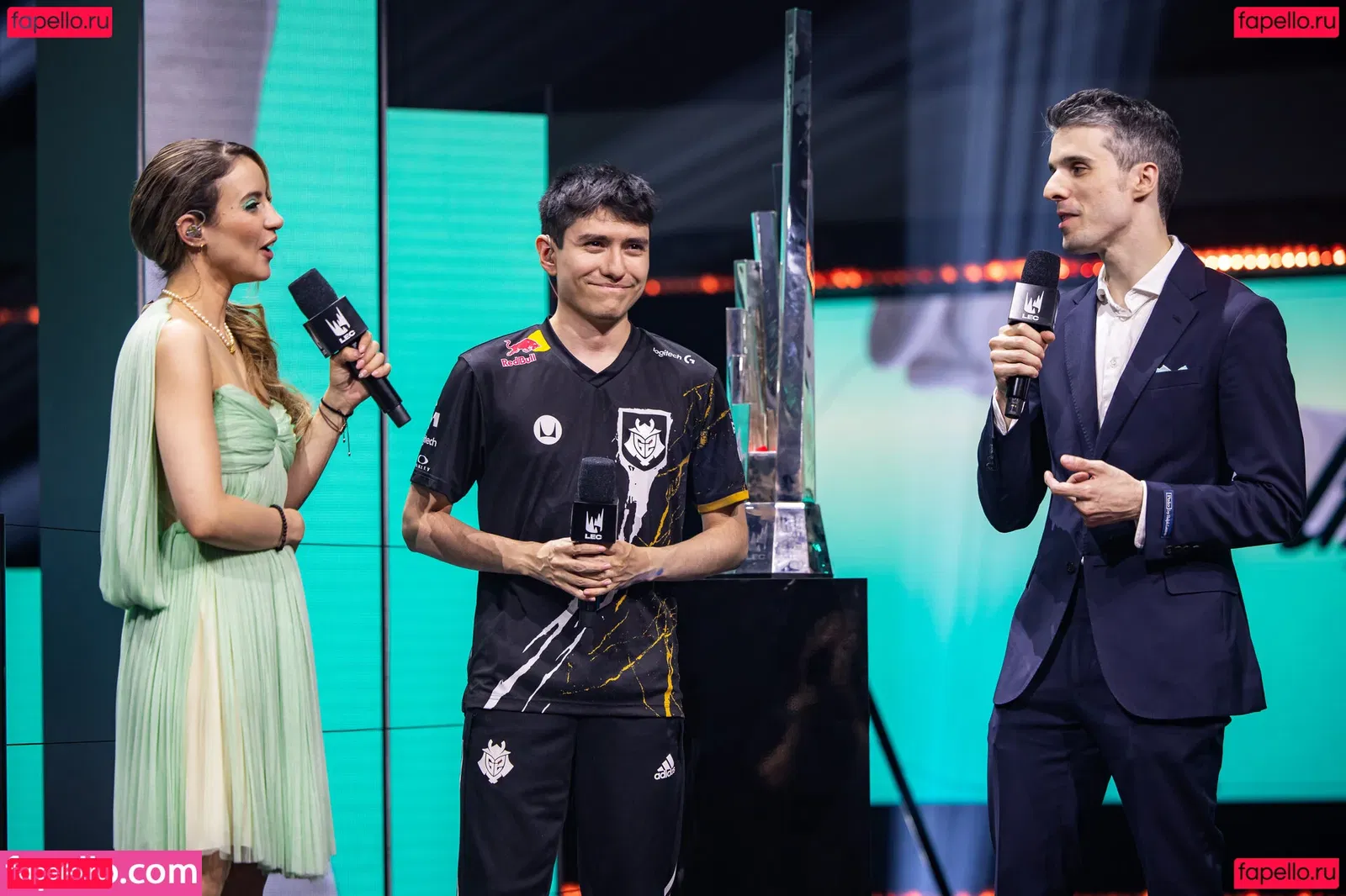 Laure Valée Onlyfans Photo Gallery 