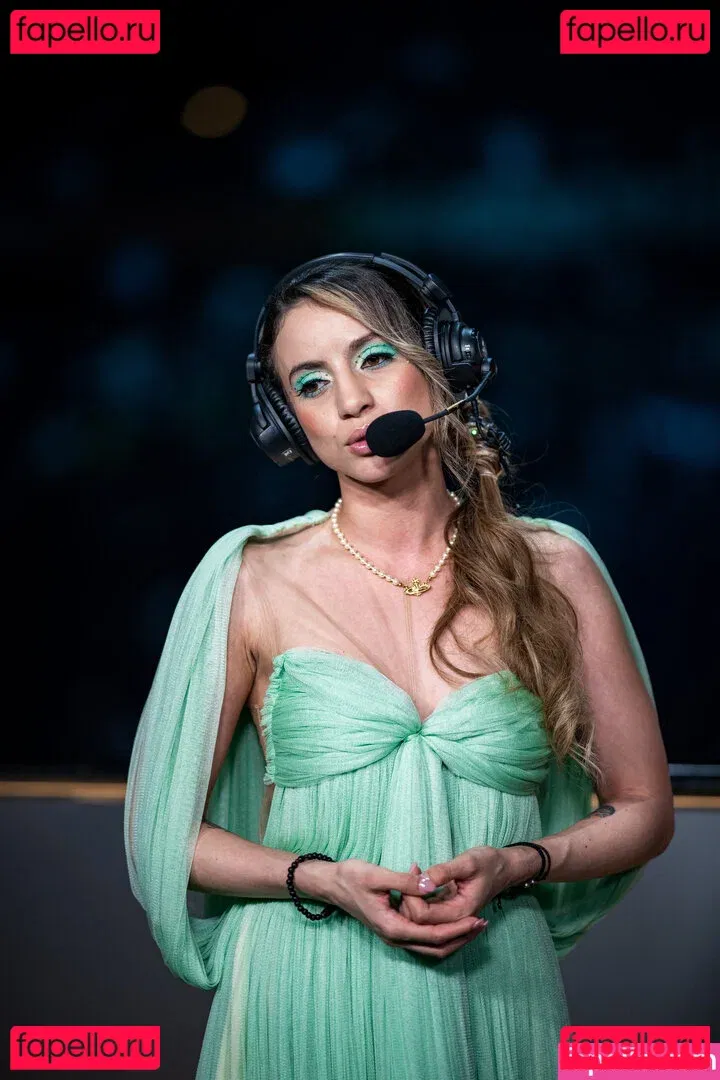 Laure Valée Onlyfans Photo Gallery 