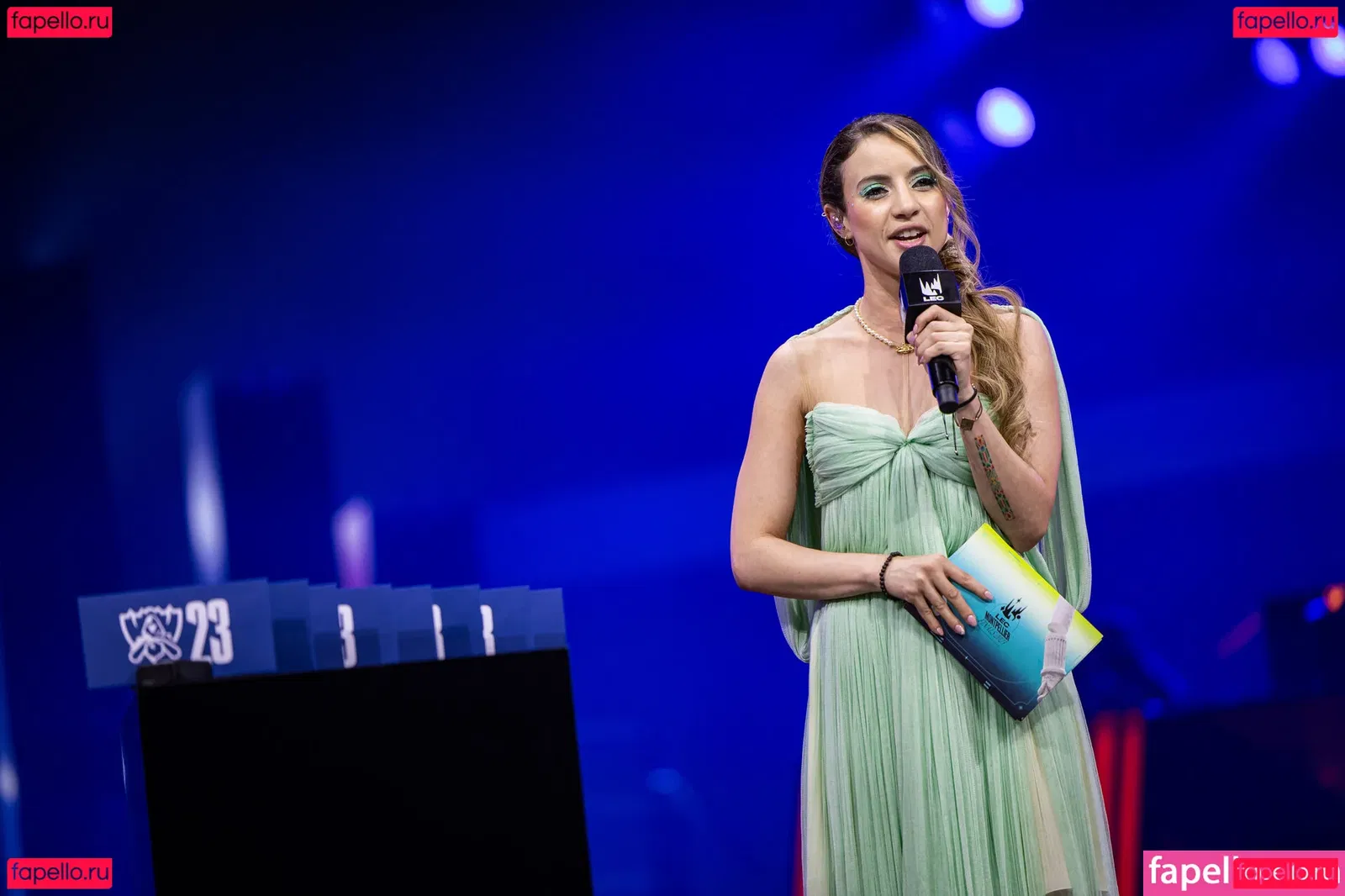 Laure Valée Onlyfans Photo Gallery 