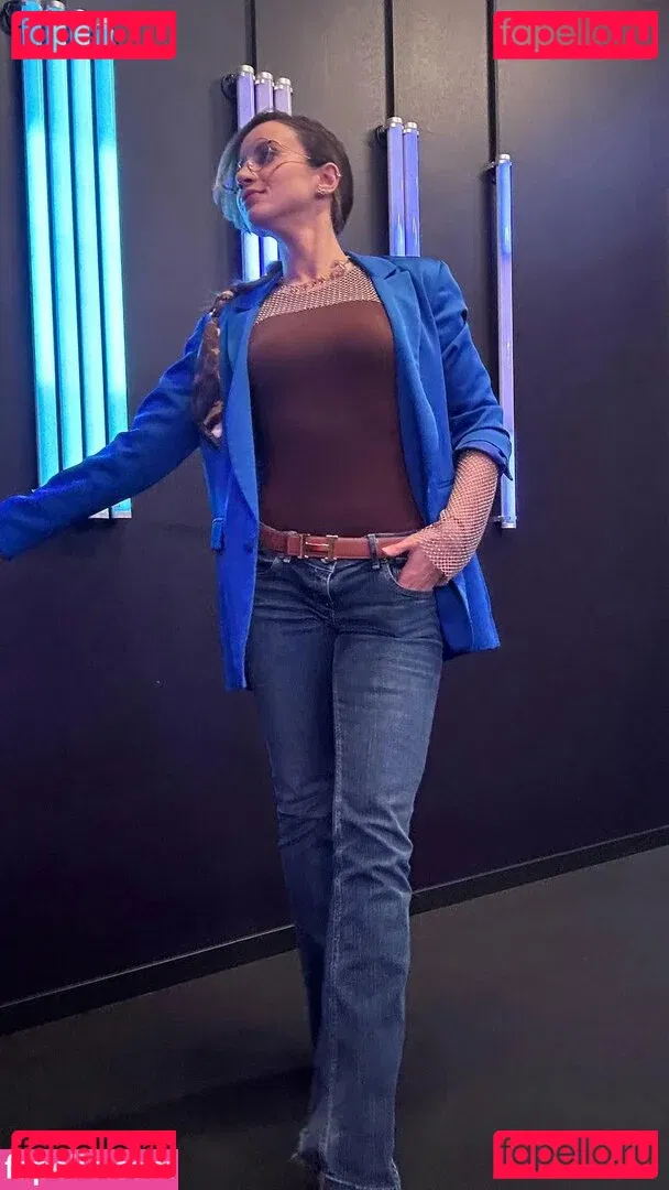 Laure Valée Onlyfans Photo Gallery 