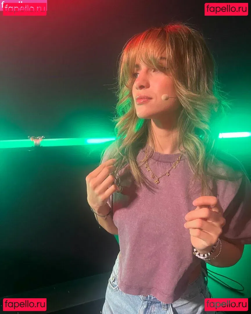 Laure Valée Onlyfans Photo Gallery 