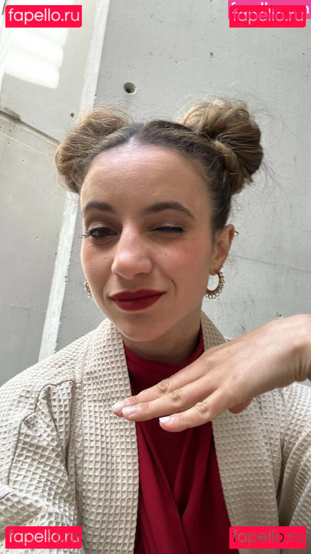 Laure Valée Onlyfans Photo Gallery 