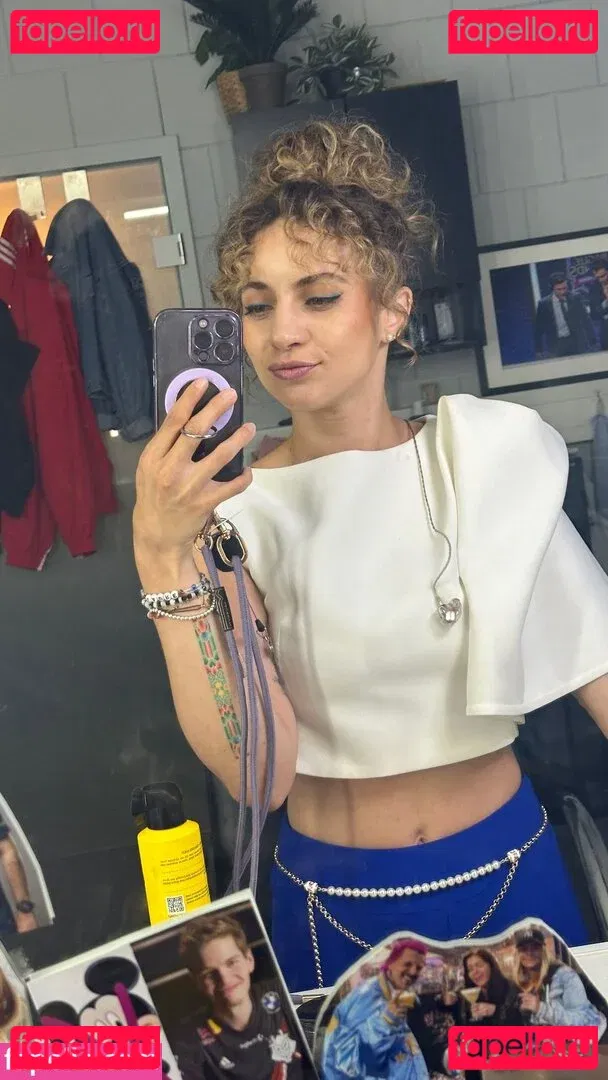 Laure Valée Onlyfans Photo Gallery 