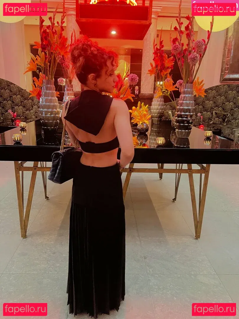 Laure Valée Onlyfans Photo Gallery 