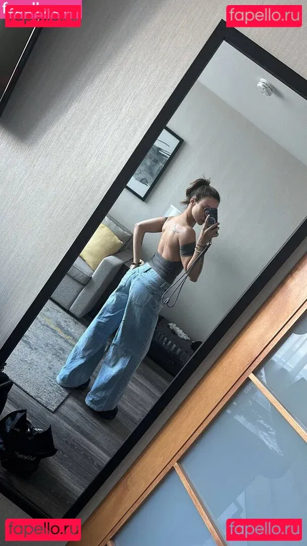 Laure Valée Onlyfans Photo Gallery 