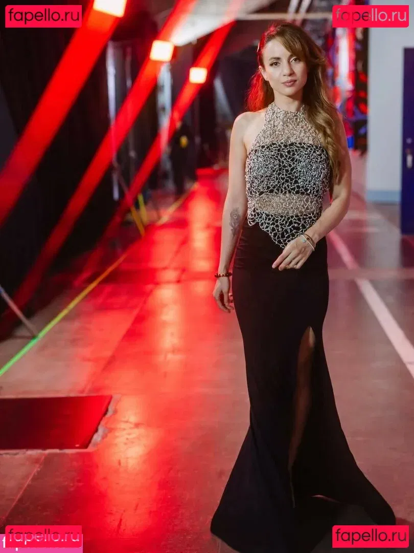 Laure Valée Onlyfans Photo Gallery 