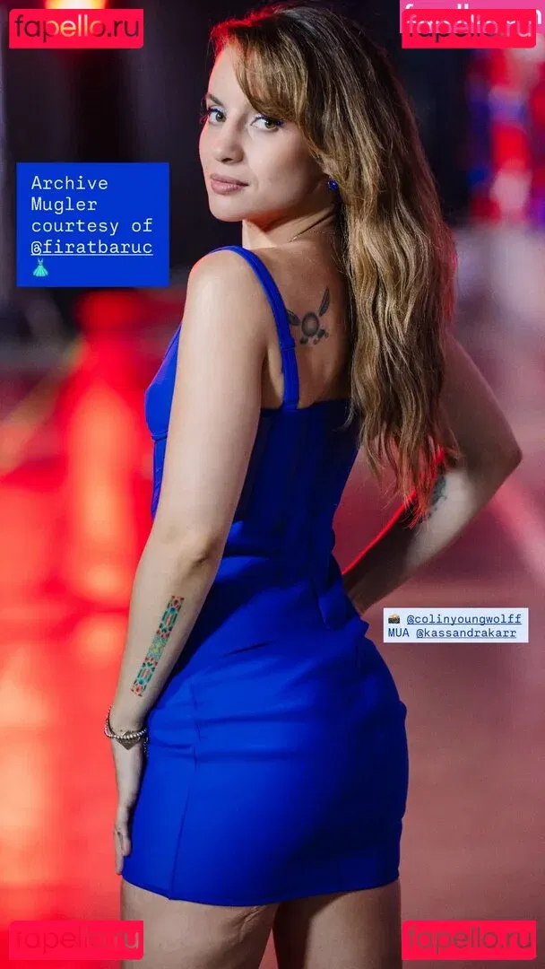 Laure Valée Onlyfans Photo Gallery 