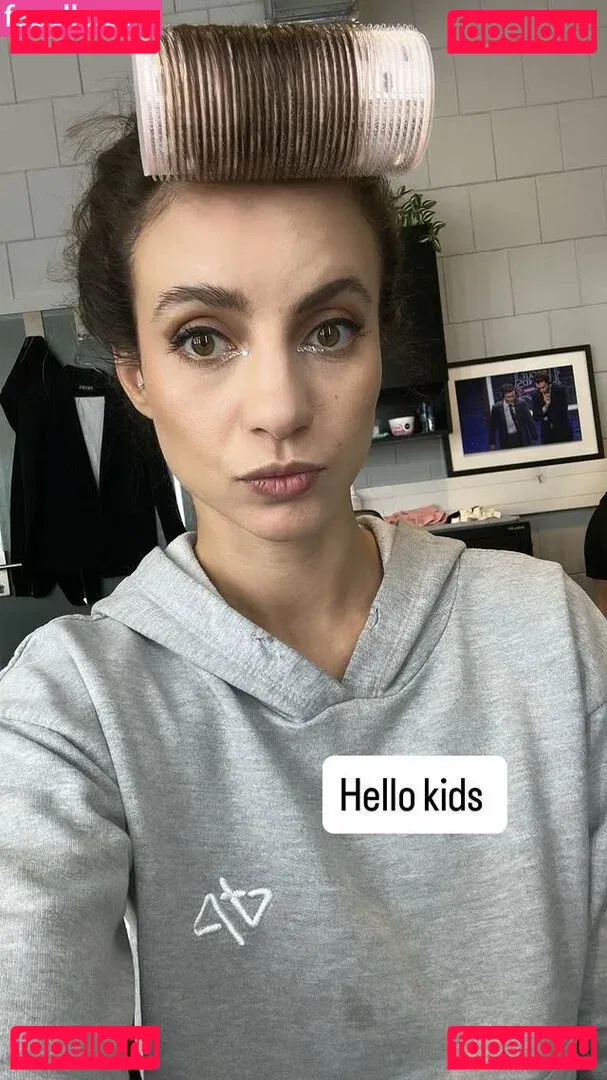 Laure Valée Onlyfans Photo Gallery 