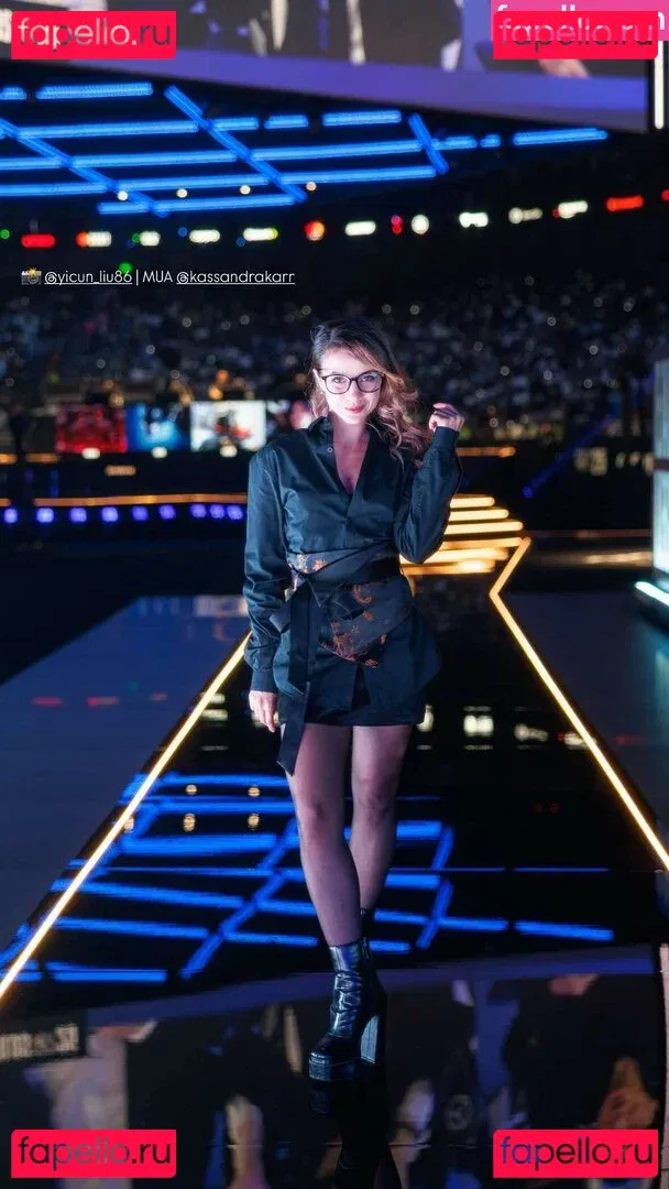 Laure Valée Onlyfans Photo Gallery 