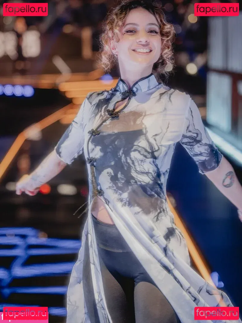 Laure Valée Onlyfans Photo Gallery 