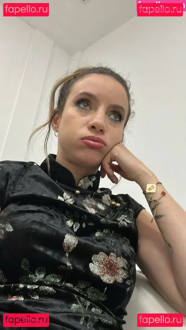 Laure Valée Onlyfans Photo Gallery 