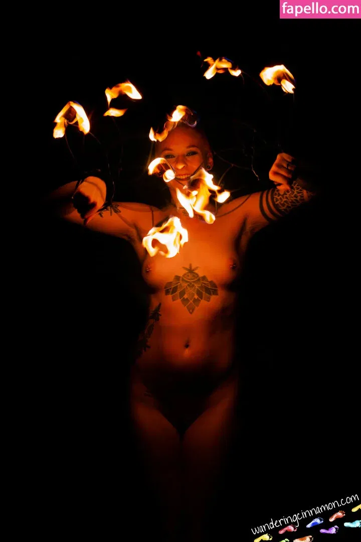 wanderingcinnamon2 Onlyfans Photo Gallery 