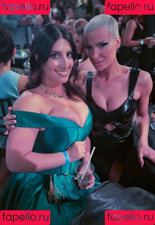 Sarah Arabic Onlyfans Photo Gallery 