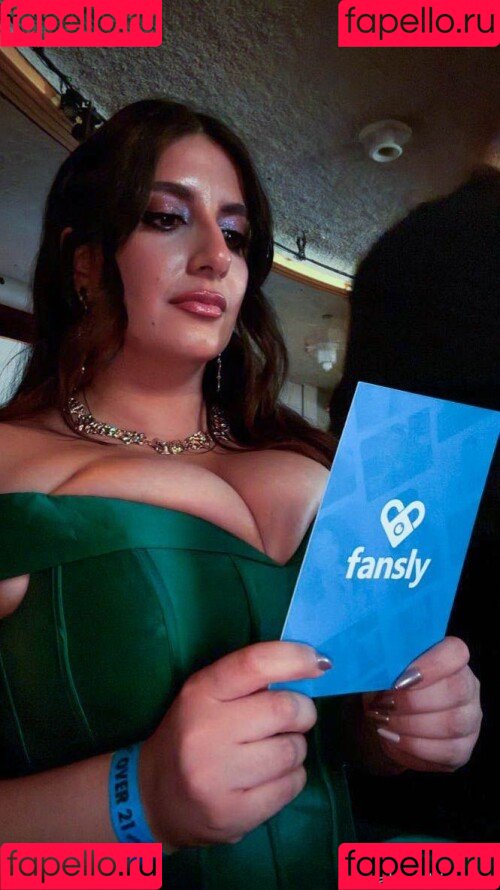 Sarah Arabic Onlyfans Photo Gallery 