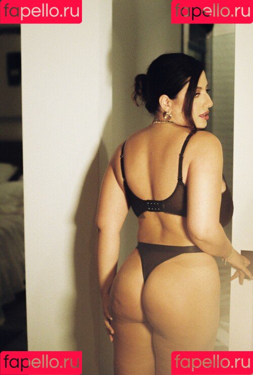 Sarah Arabic Onlyfans Photo Gallery 