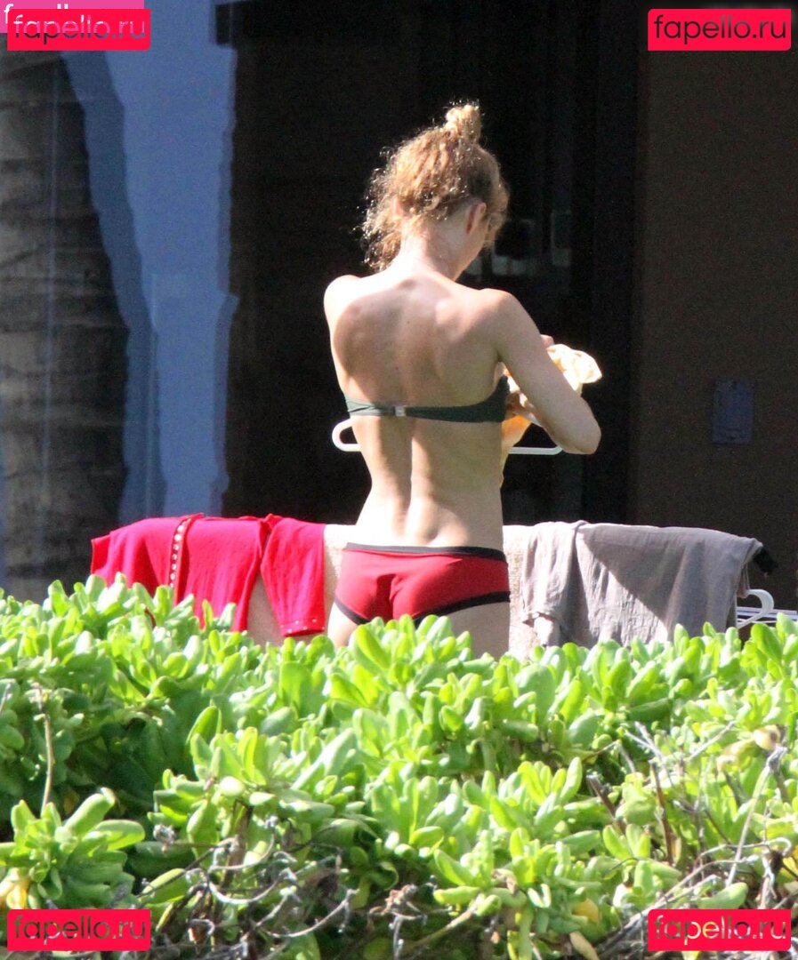 Vanessa Paradis Nude Onlyfans Photo 41