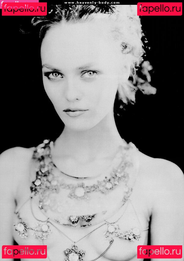 Vanessa Paradis Nude Onlyfans Photo 14