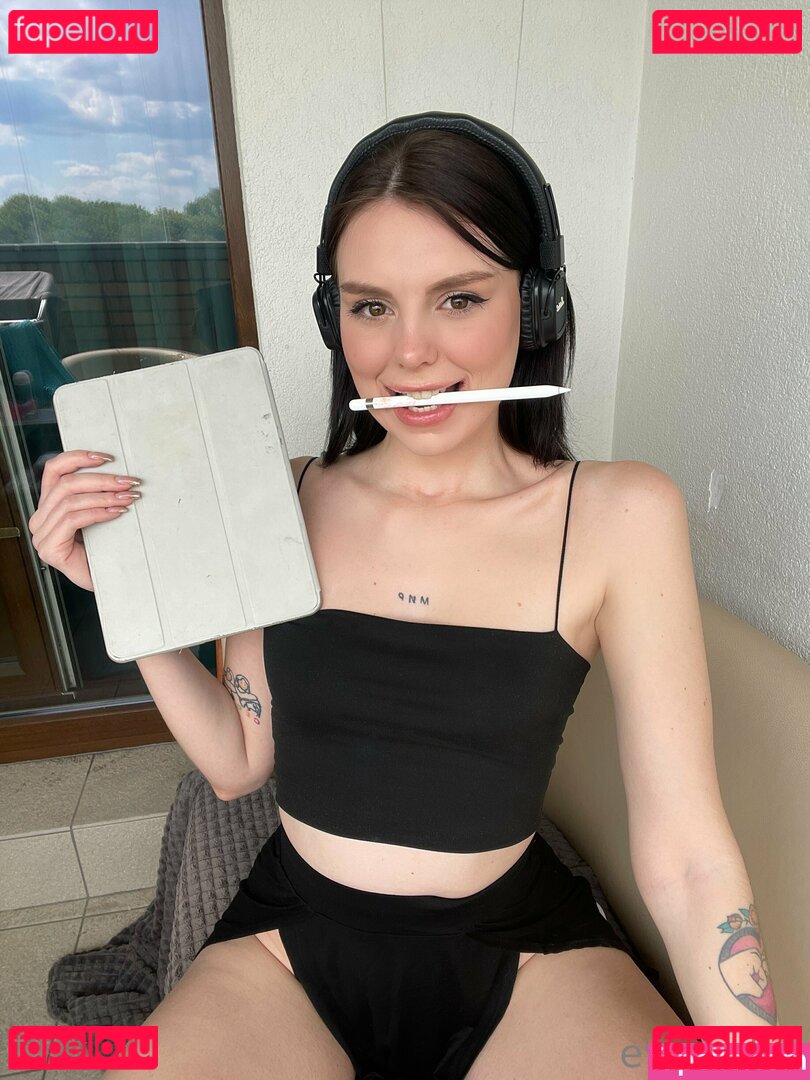 emyraine Nude Onlyfans Photo 31