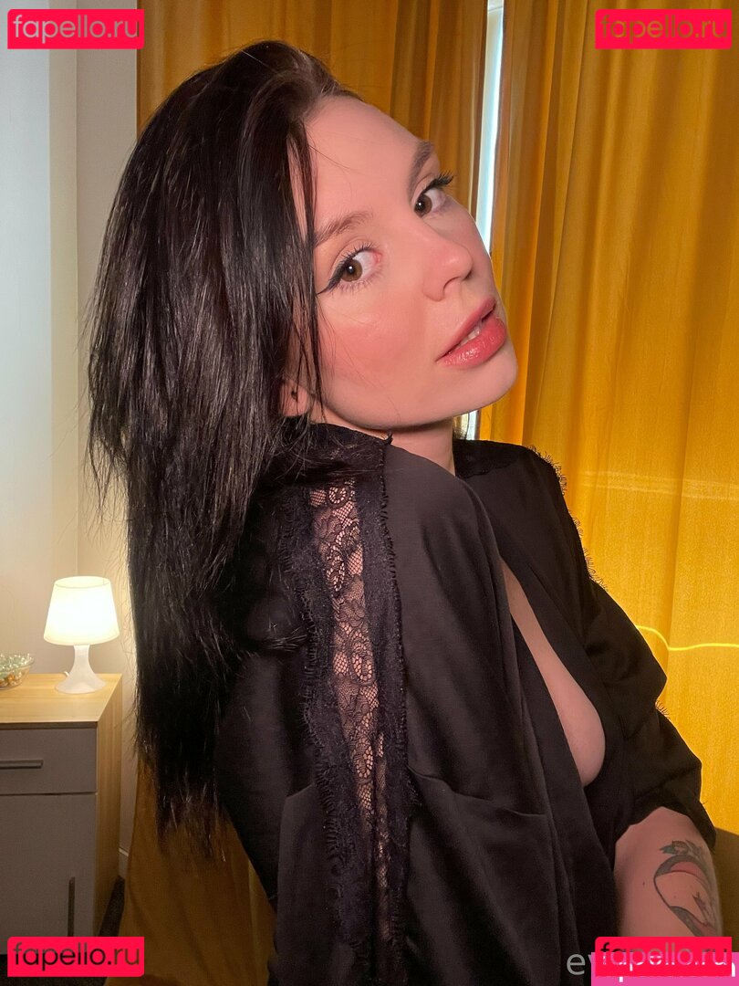 emyraine Nude Onlyfans Photo 12