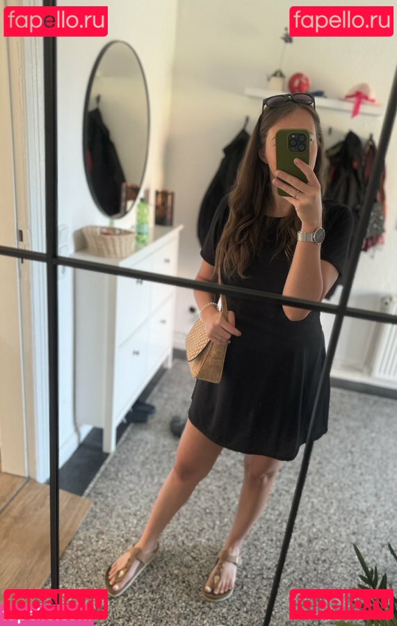 leni.princess Nude Onlyfans Photo 19