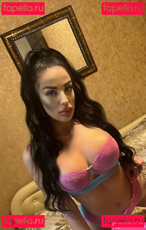 nikolsi Nude Onlyfans Photo 11