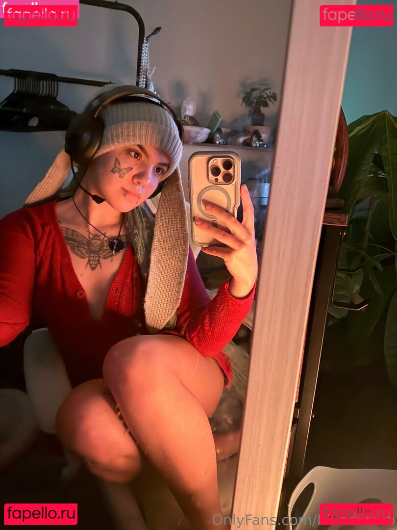 bluedweeb Nude Onlyfans Photo 5