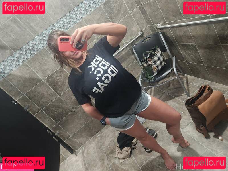 HellaHotwife Nude Onlyfans Photo 46