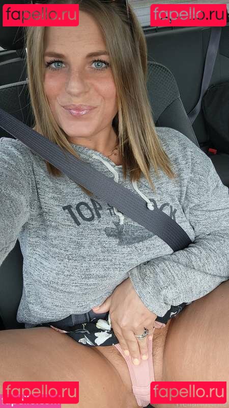 HellaHotwife Nude Onlyfans Photo 47