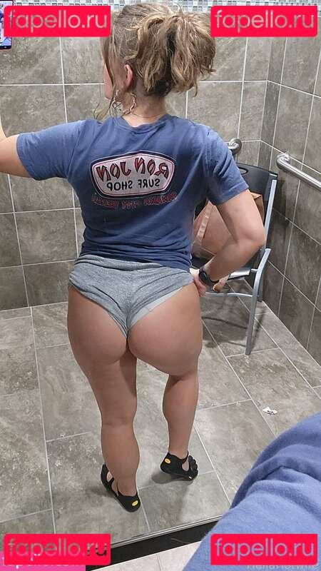 HellaHotwife Nude Onlyfans Photo 24
