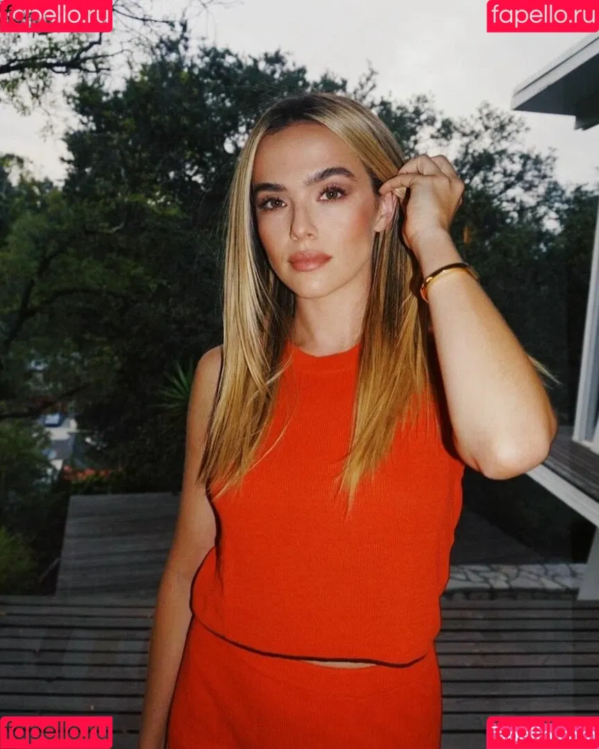 Zoey Deutch Onlyfans Photo Gallery 