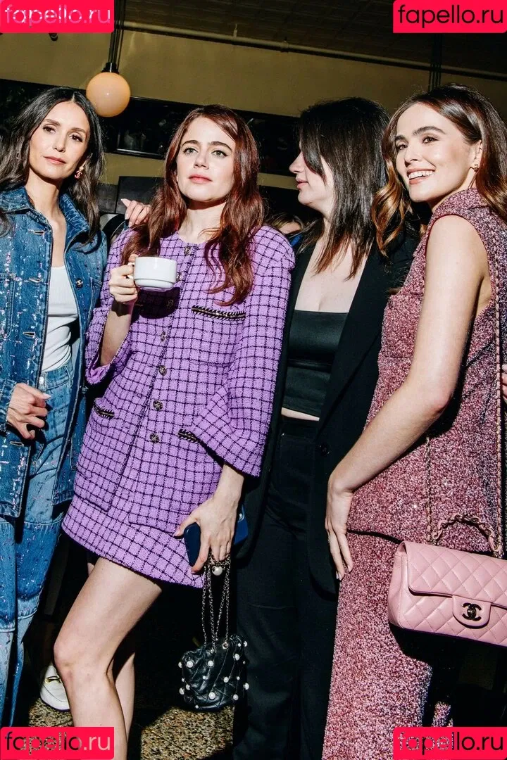Zoey Deutch Onlyfans Photo Gallery 