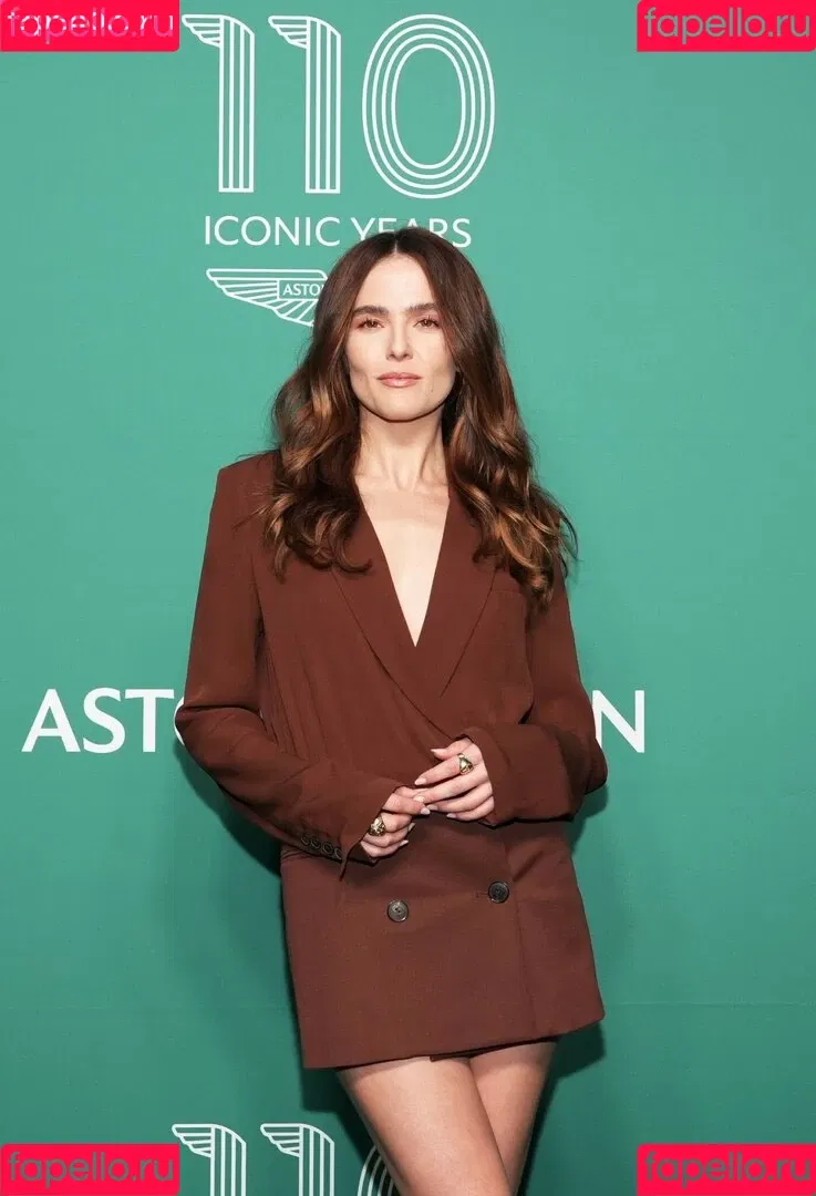 Zoey Deutch Onlyfans Photo Gallery 