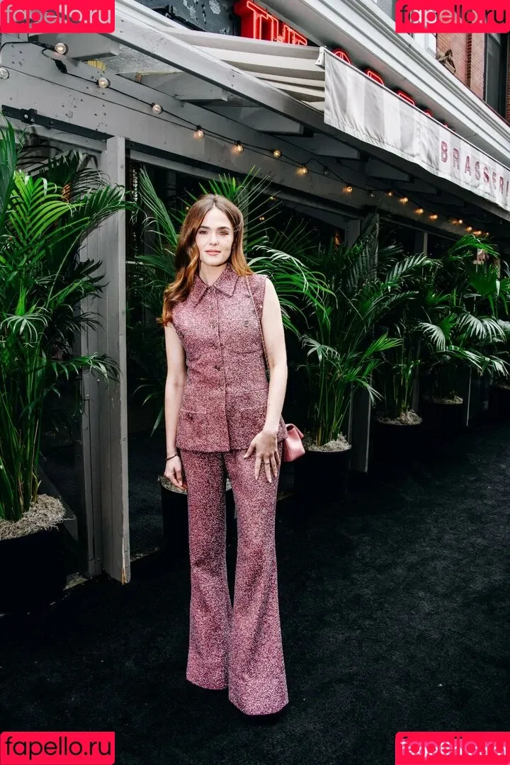 Zoey Deutch Onlyfans Photo Gallery 