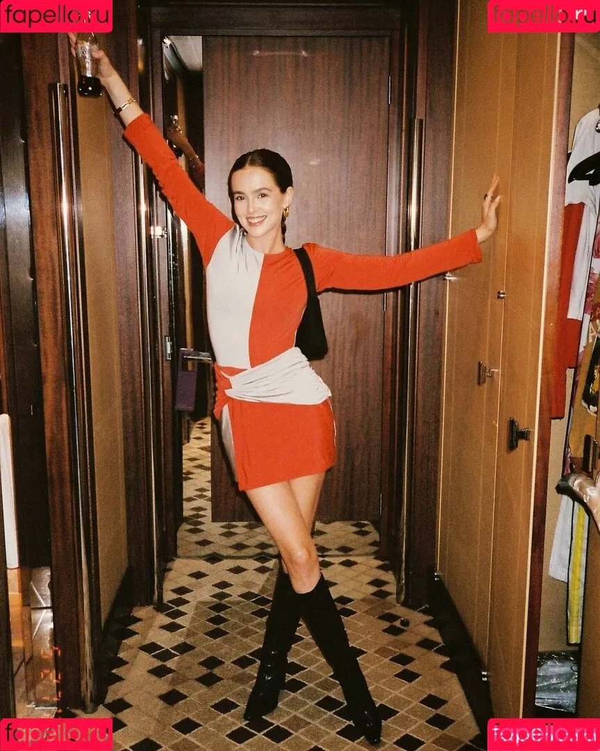 Zoey Deutch Onlyfans Photo Gallery 