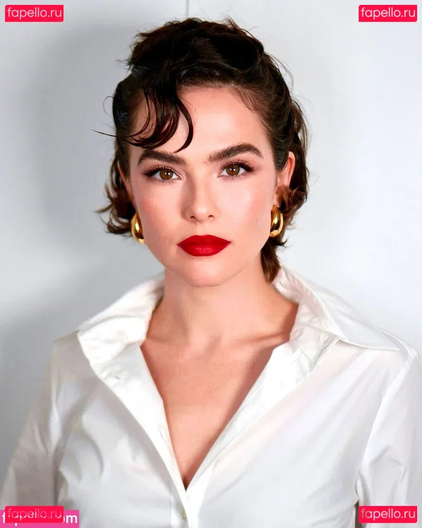 Zoey Deutch Onlyfans Photo Gallery 