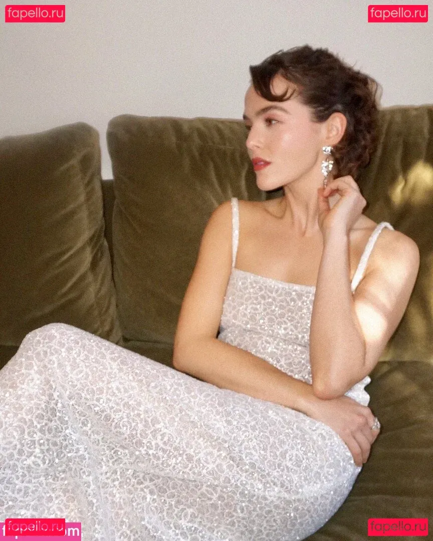 Zoey Deutch Onlyfans Photo Gallery 