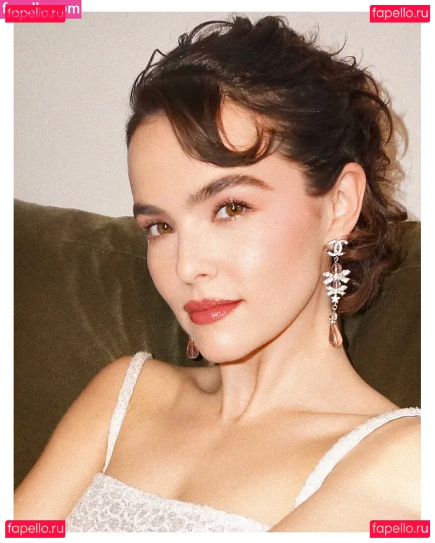 Zoey Deutch Onlyfans Photo Gallery 