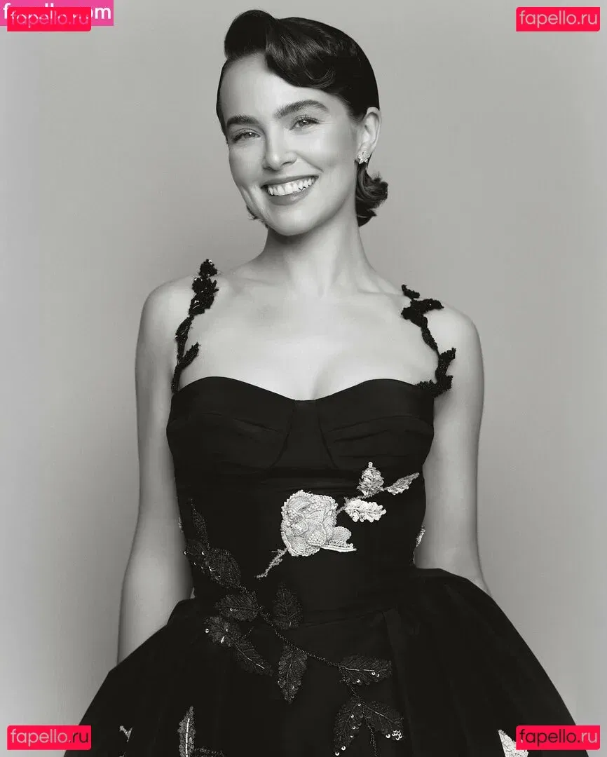 Zoey Deutch Onlyfans Photo Gallery 