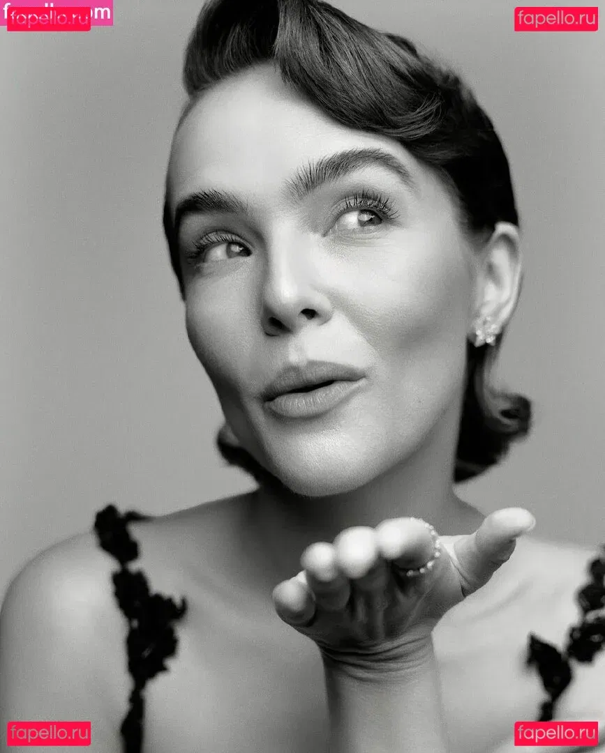 Zoey Deutch Onlyfans Photo Gallery 