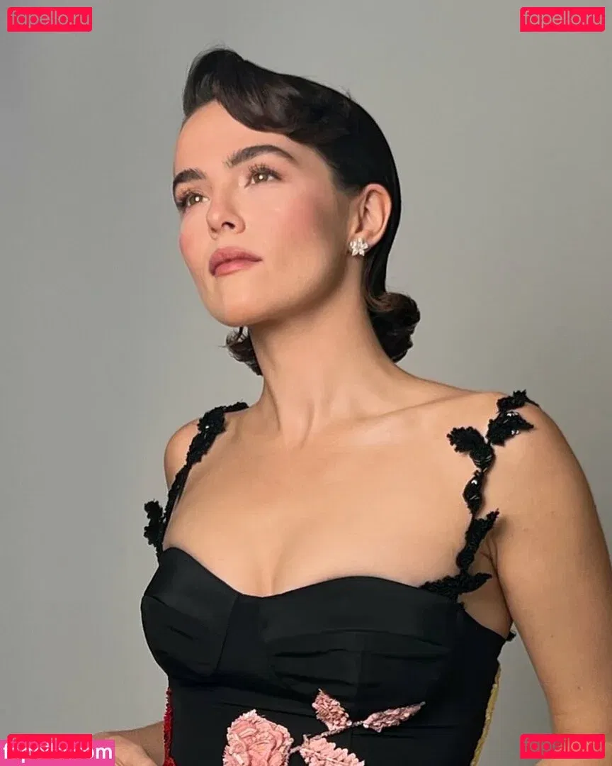 Zoey Deutch Onlyfans Photo Gallery 