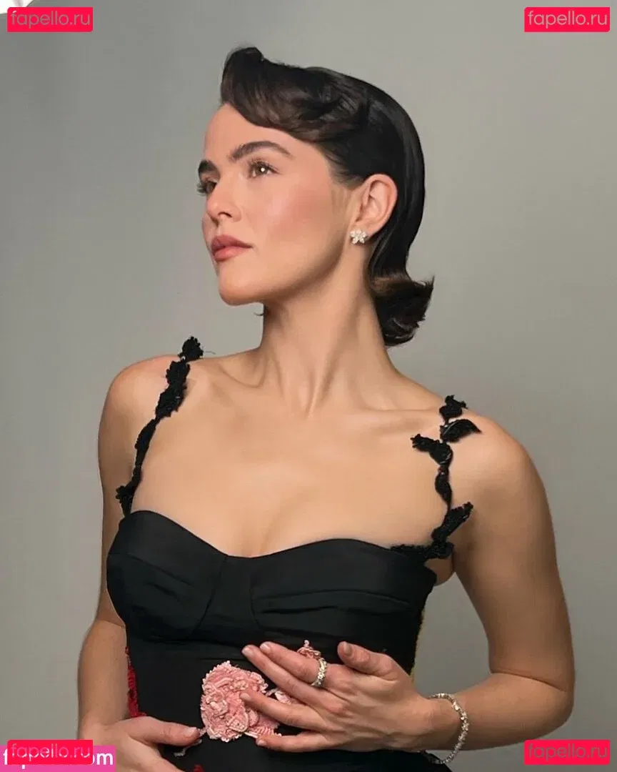 Zoey Deutch Onlyfans Photo Gallery 