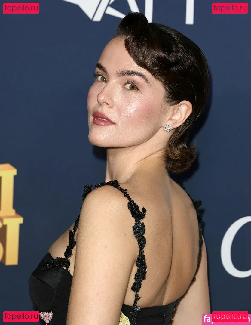 Zoey Deutch Onlyfans Photo Gallery 